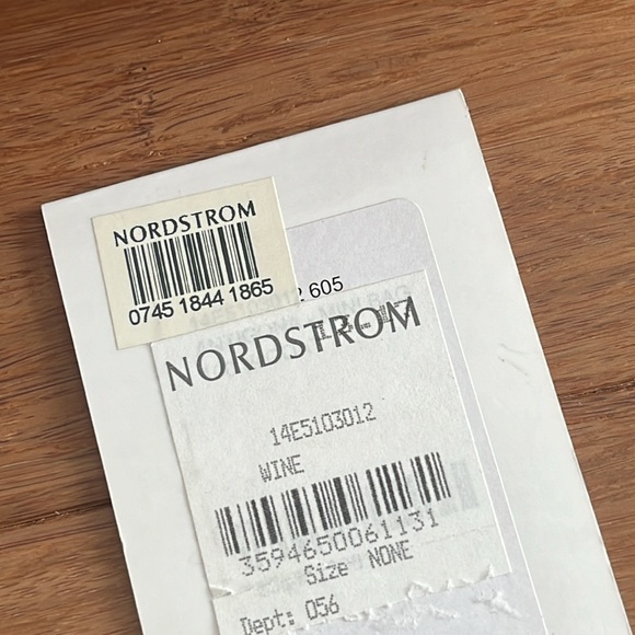 Givenchy small Antigona bag in a deep red grained leather with silver hardware - Picture 9 of 12